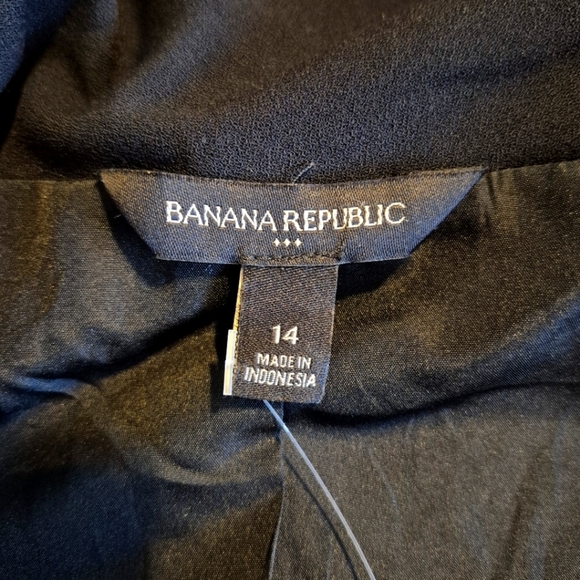 Banana Republic Factory women's size 14 black blazer, folded 3/4 sleeve, NWT - Picture 6 of 6